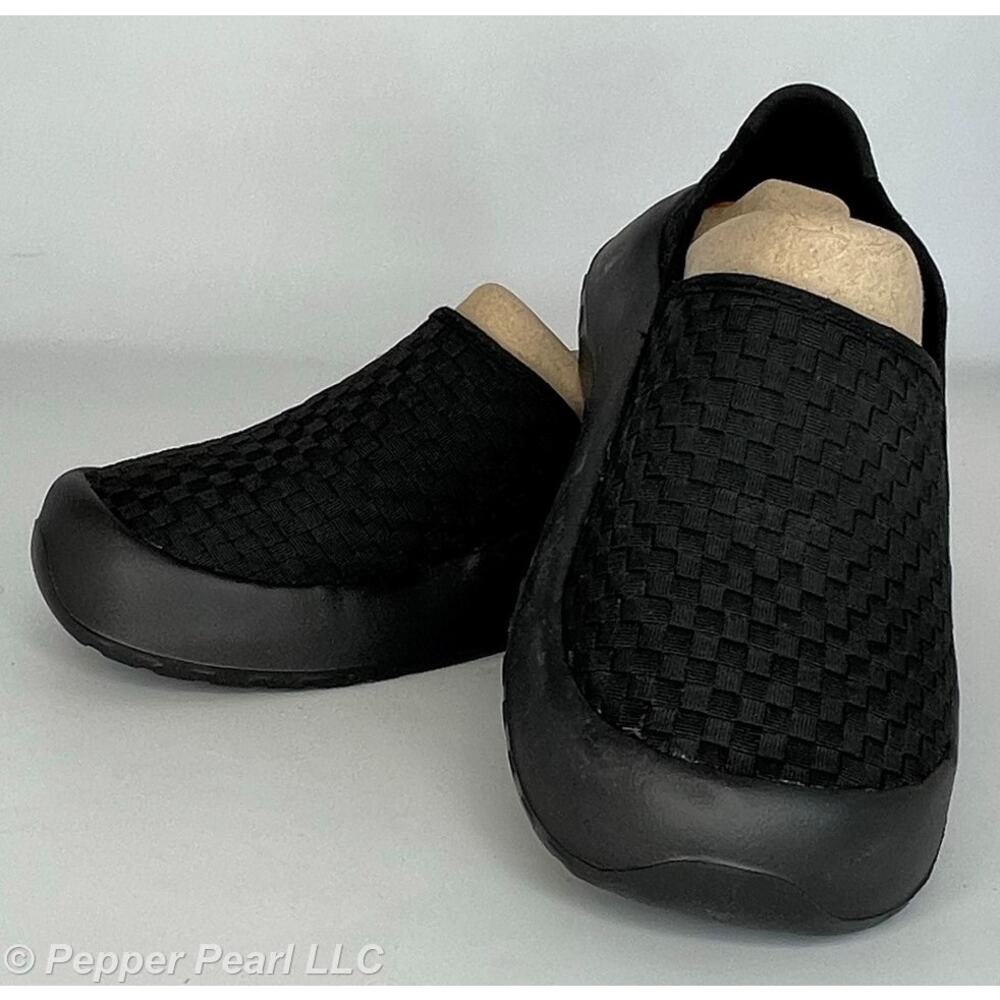 Black Unisex Junior 2-3 Slip on comfort Espadrille casual walking shoe